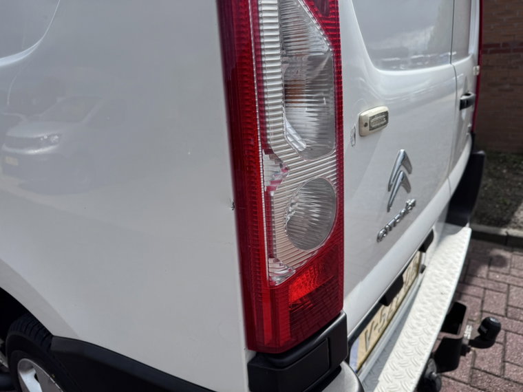 Vehicle Image 8