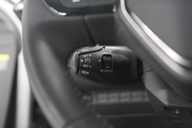 Vehicle Image 40