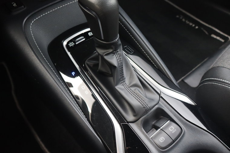 Vehicle Image 25