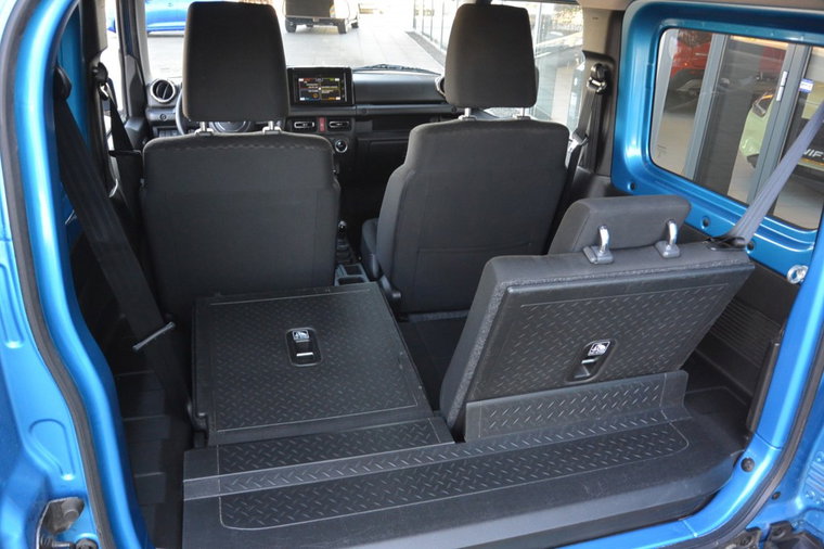 Vehicle Image 12