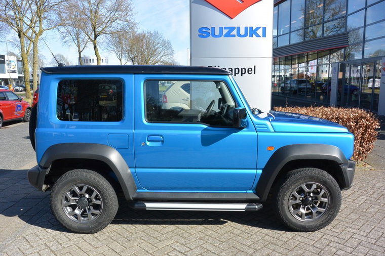 Vehicle Image 8