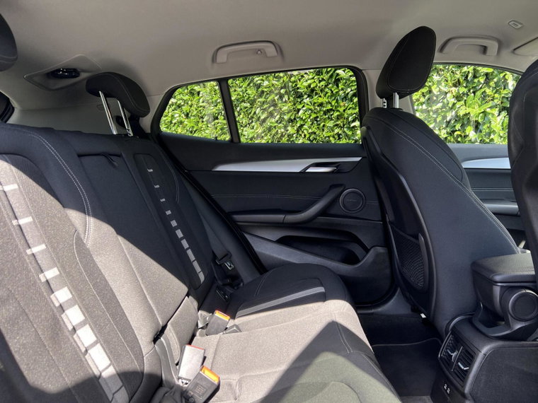 Vehicle Image 38