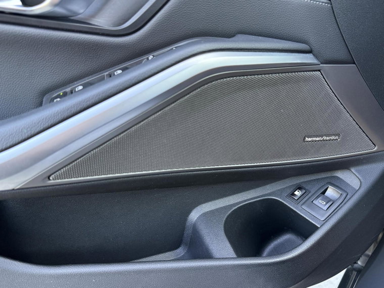 Vehicle Image 33