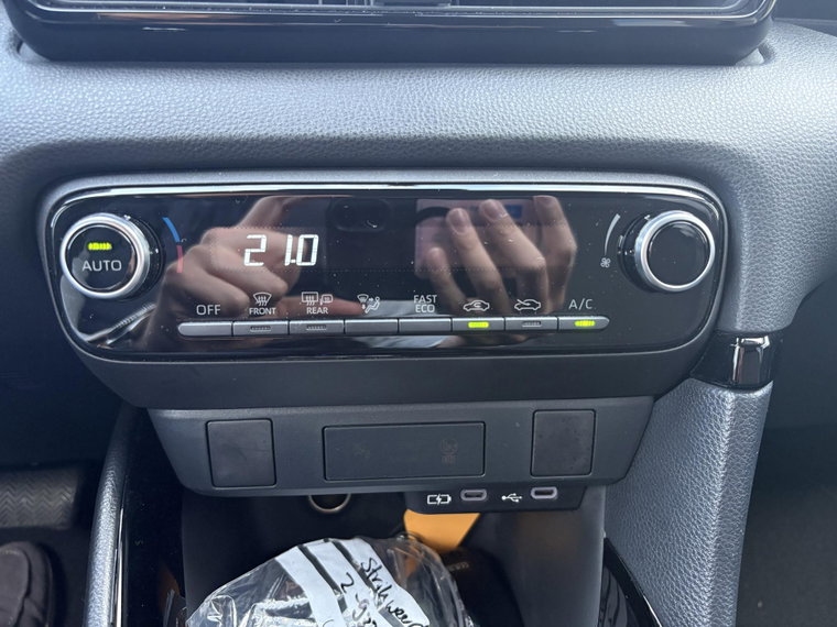 Vehicle Image 17