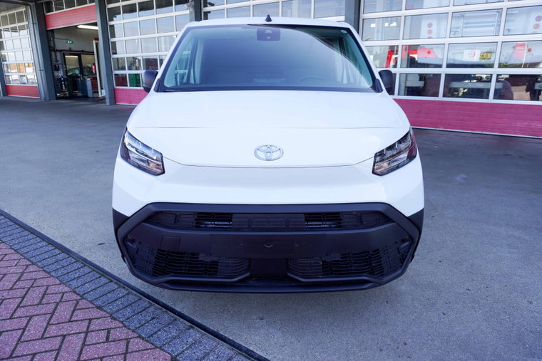 Vehicle Image 10