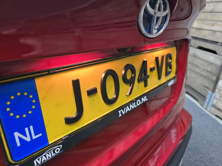 Vehicle Image 16