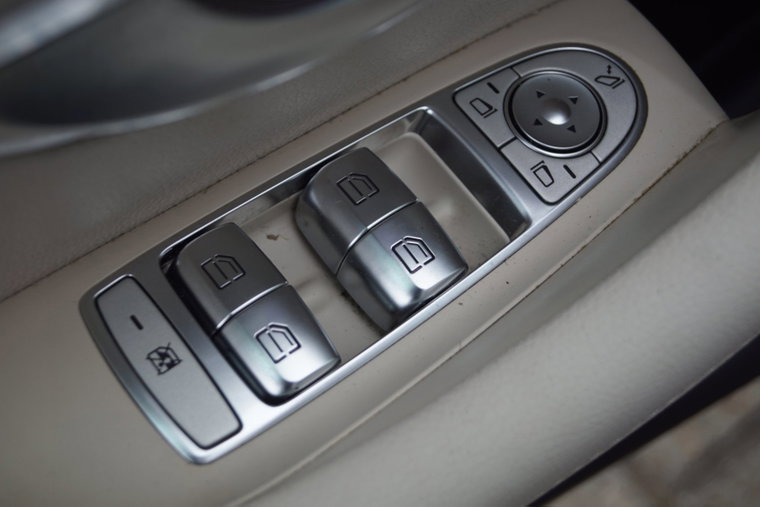 Vehicle Image 35