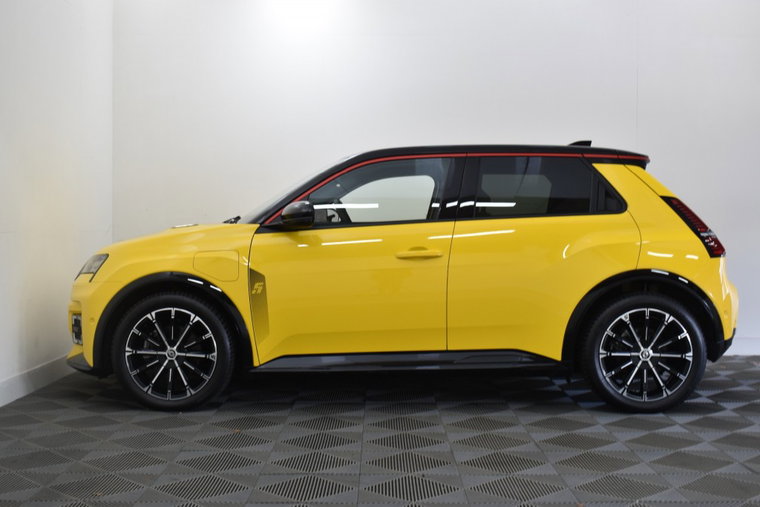 Vehicle Image 5