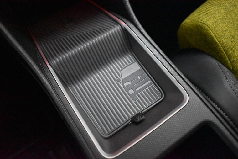 Vehicle Image 36