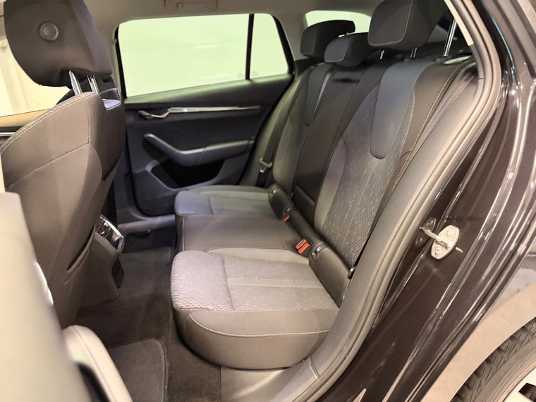 Vehicle Image 33