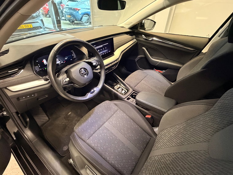 Vehicle Image 38