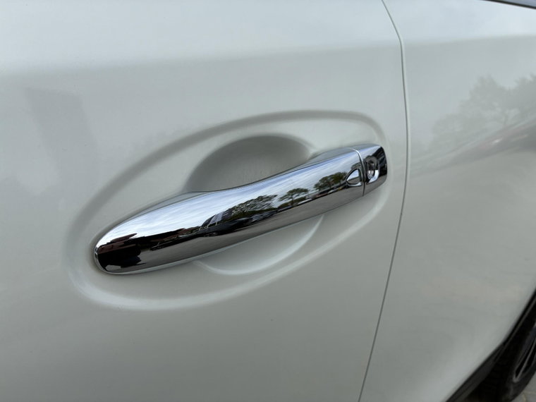 Vehicle Image 30