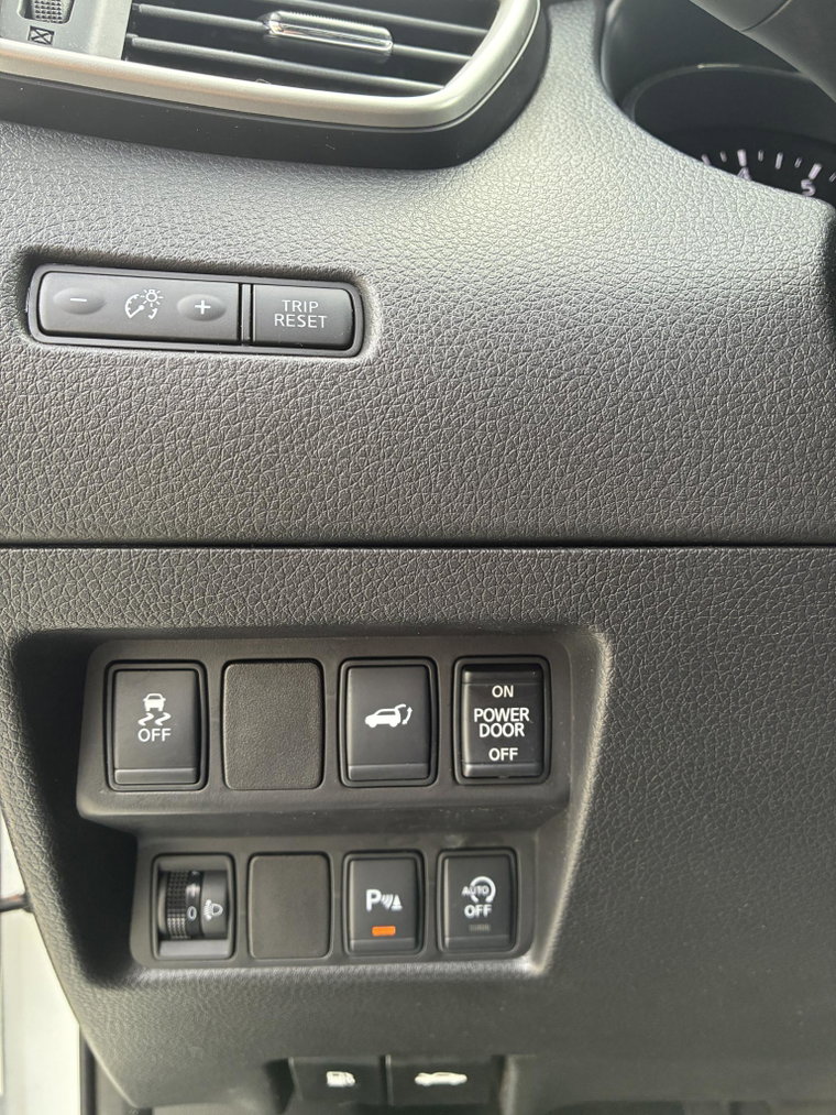 Vehicle Image 32