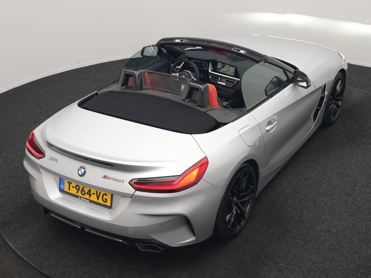 Vehicle Image 35