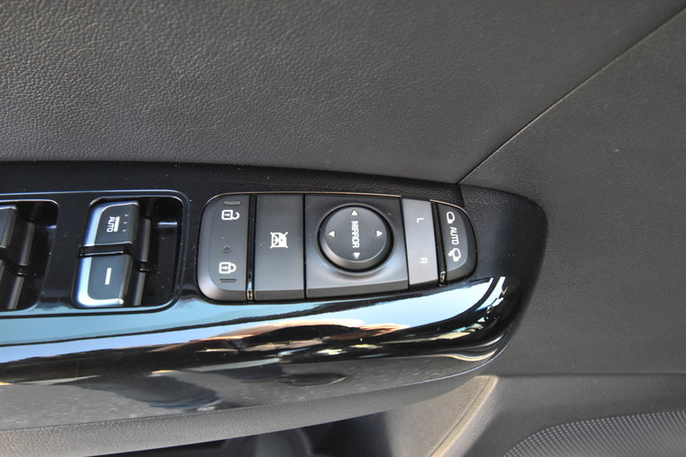 Vehicle Image 24