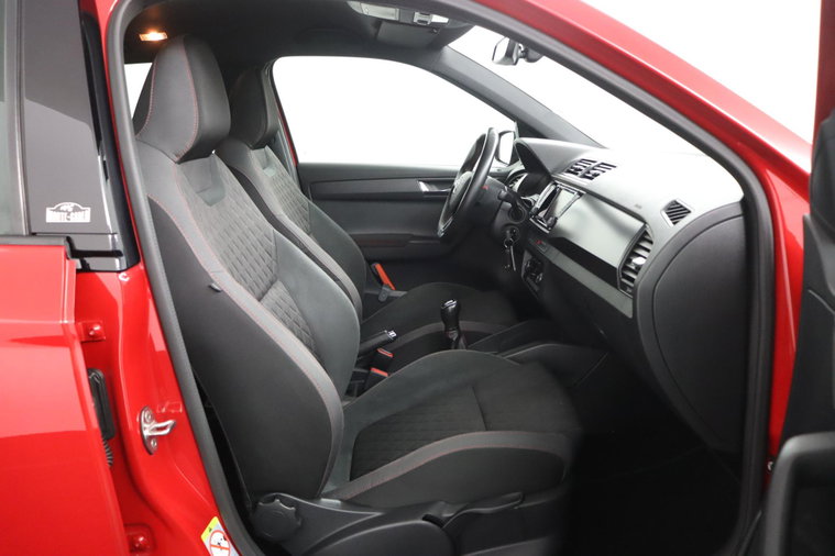 Vehicle Image 18