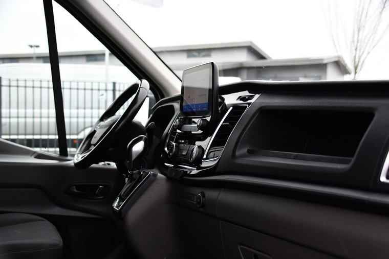 Vehicle Image 12
