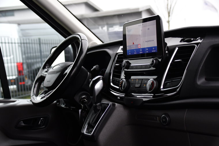 Vehicle Image 13