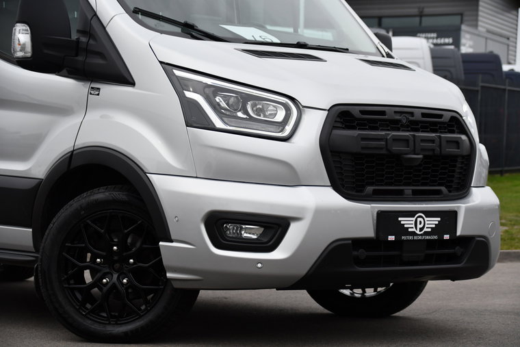 Vehicle Image 8