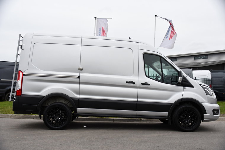 Vehicle Image 10