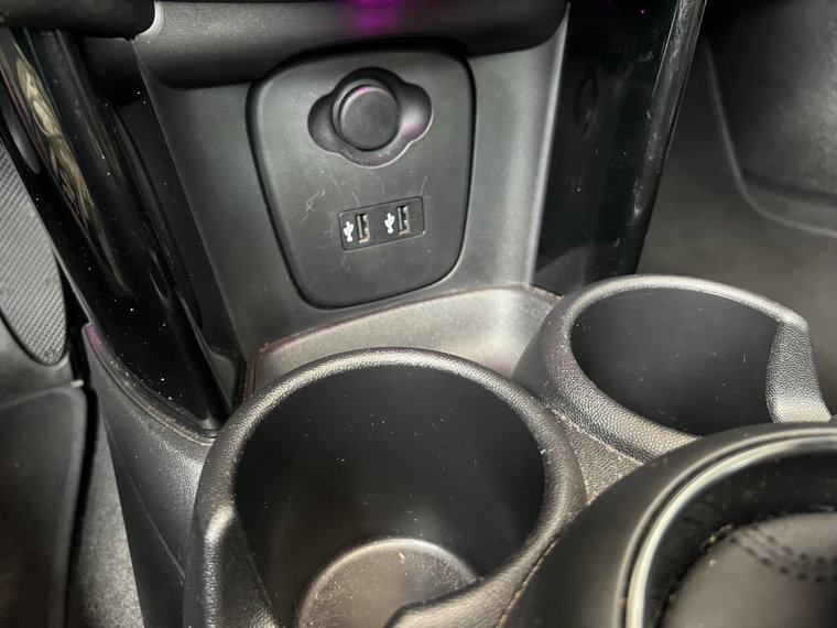 Vehicle Image 29