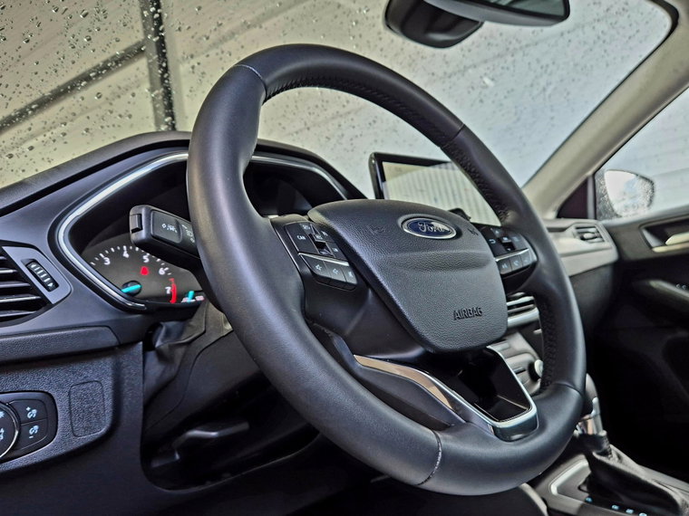 Vehicle Image 32