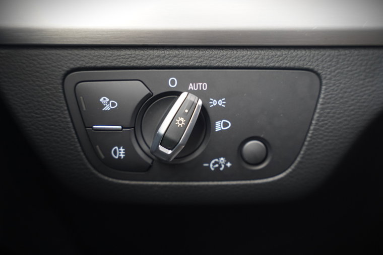 Vehicle Image 35