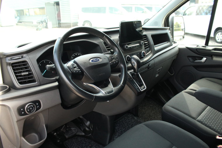 Vehicle Image 13