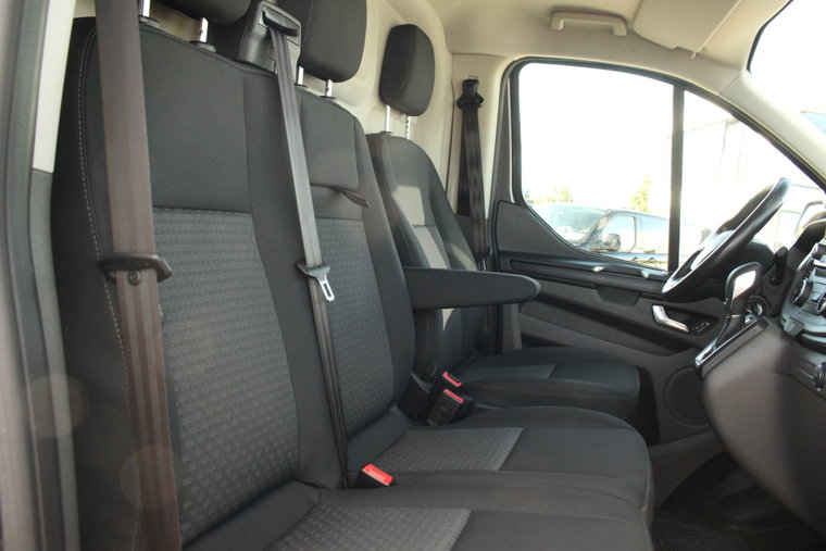 Vehicle Image 16