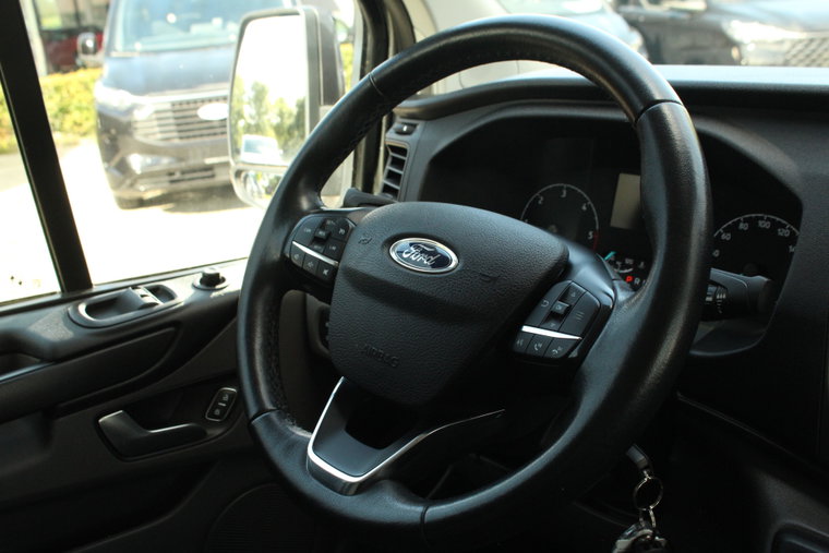 Vehicle Image 18