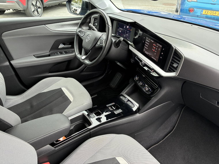 Vehicle Image 42