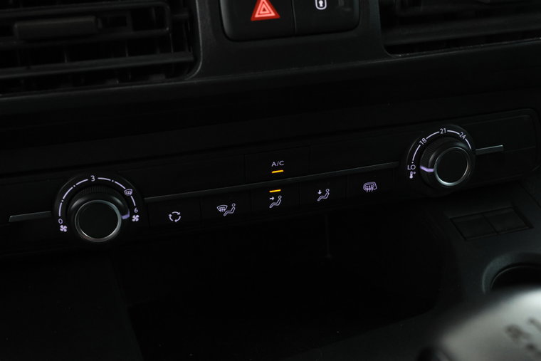 Vehicle Image 28