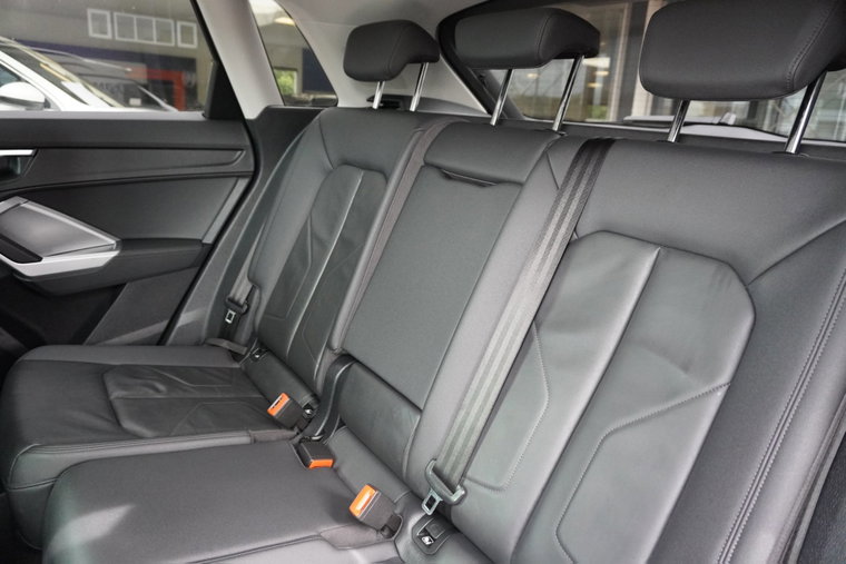 Vehicle Image 15