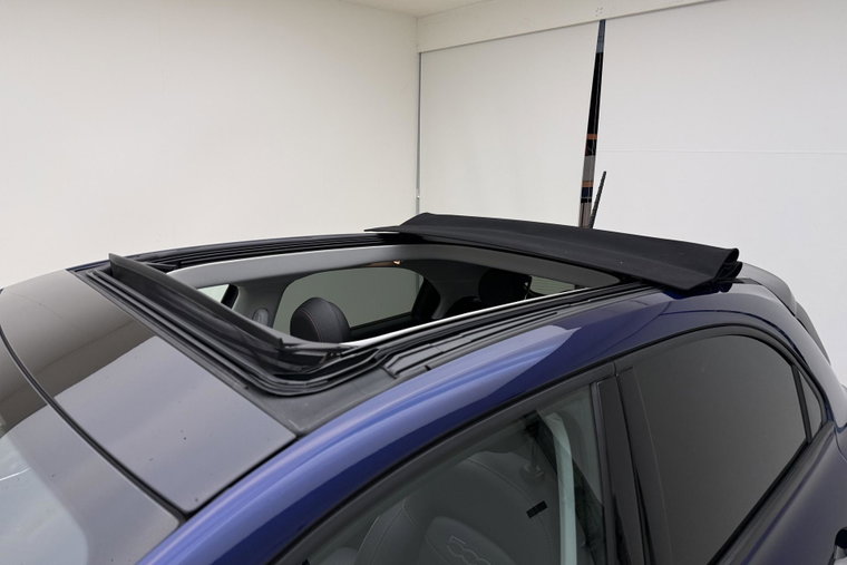 Vehicle Image 32