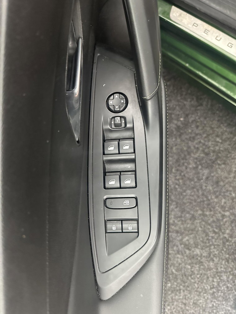 Vehicle Image 23