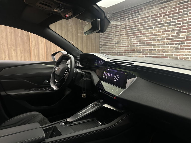 Vehicle Image 26