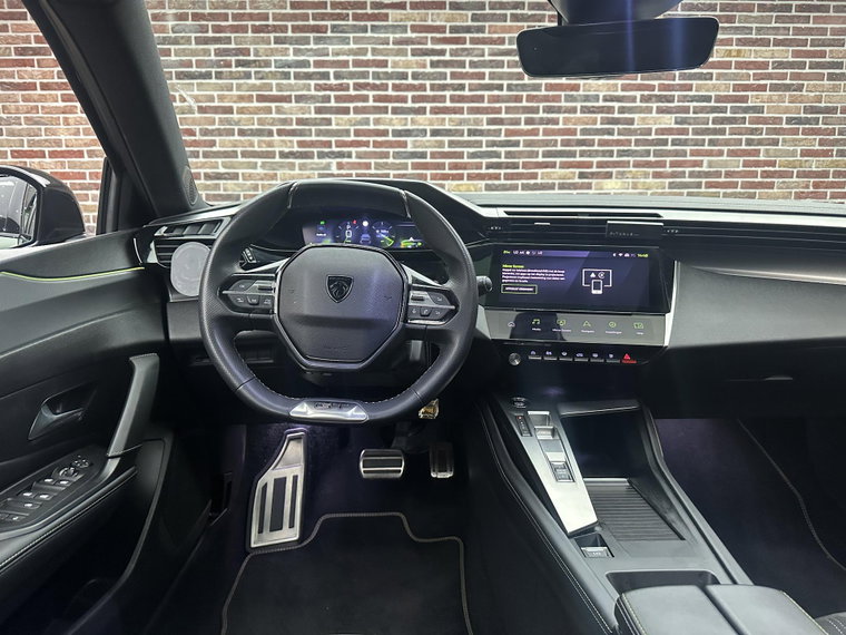Vehicle Image 28
