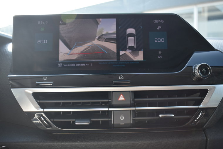Vehicle Image 18