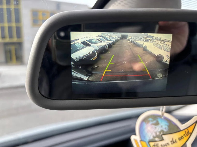 Vehicle Image 21