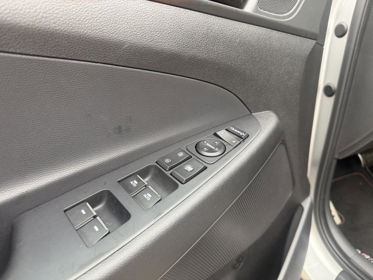 Vehicle Image 28