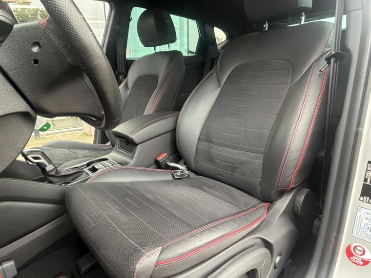 Vehicle Image 40