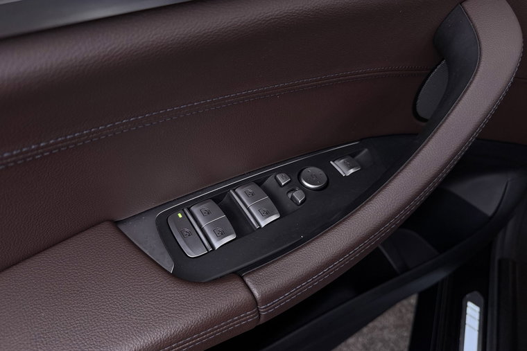 Vehicle Image 36