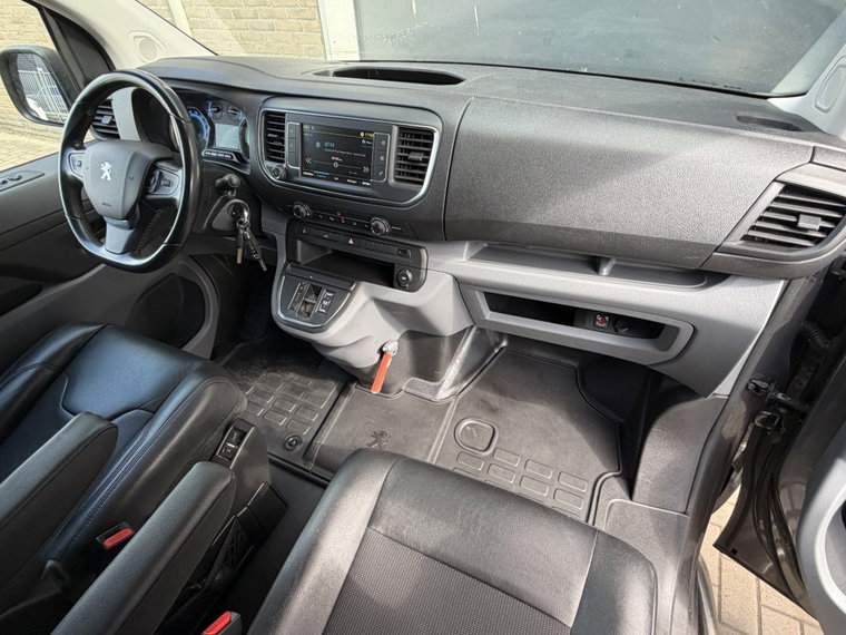 Vehicle Image 42