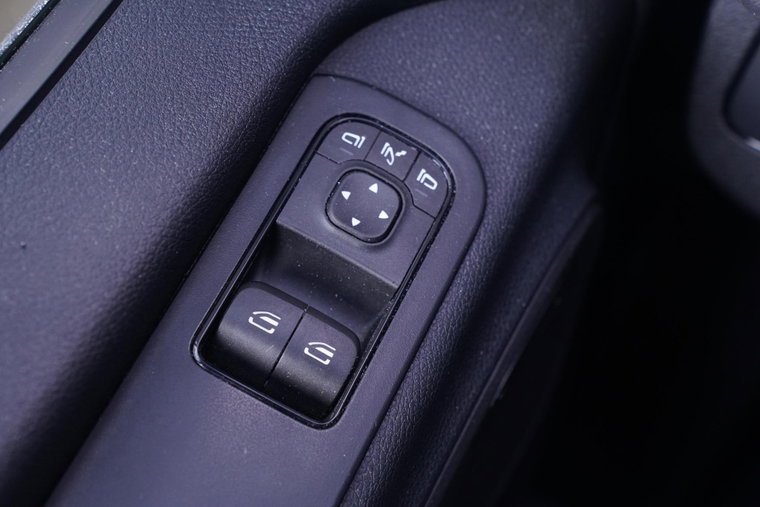 Vehicle Image 33