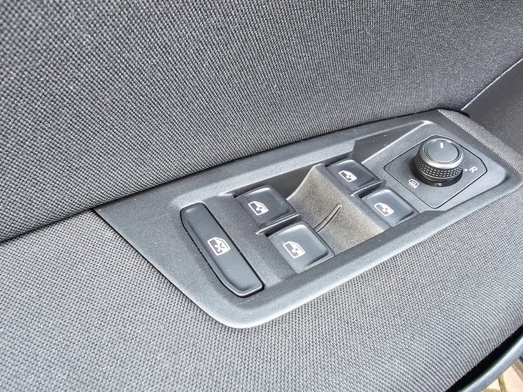 Vehicle Image 48