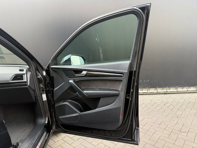 Vehicle Image 28