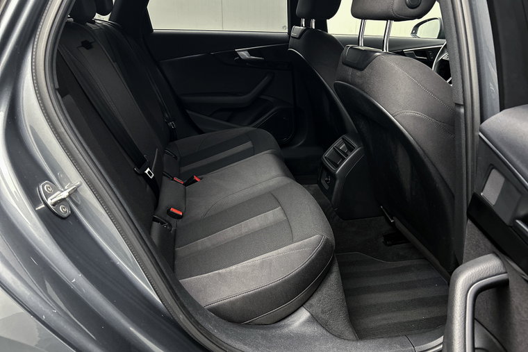 Vehicle Image 28