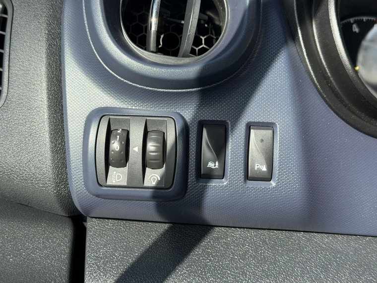Vehicle Image 38