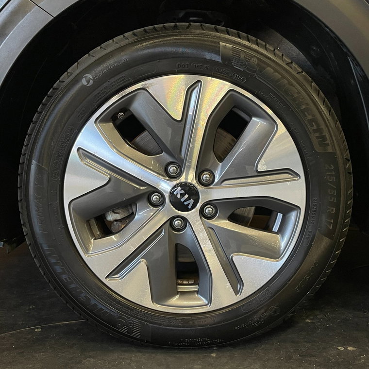 Vehicle Image 35