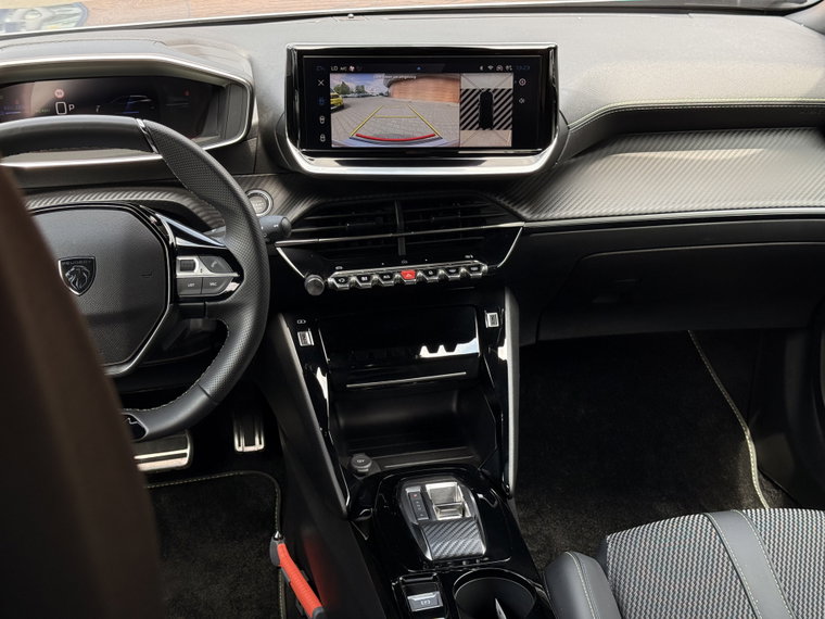 Vehicle Image 32
